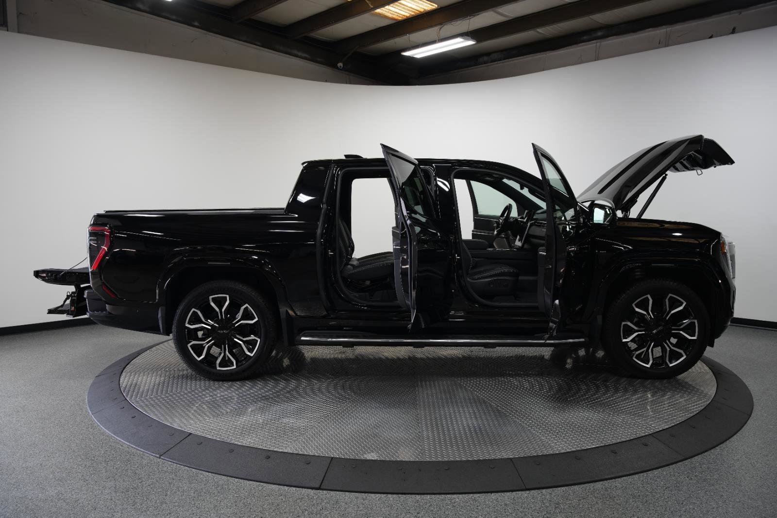 New 2025 GMC Sierra EV Denali image 10