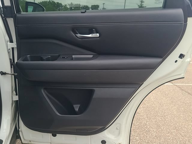 Used 2024 Nissan Pathfinder SL AWD/4WD image 30