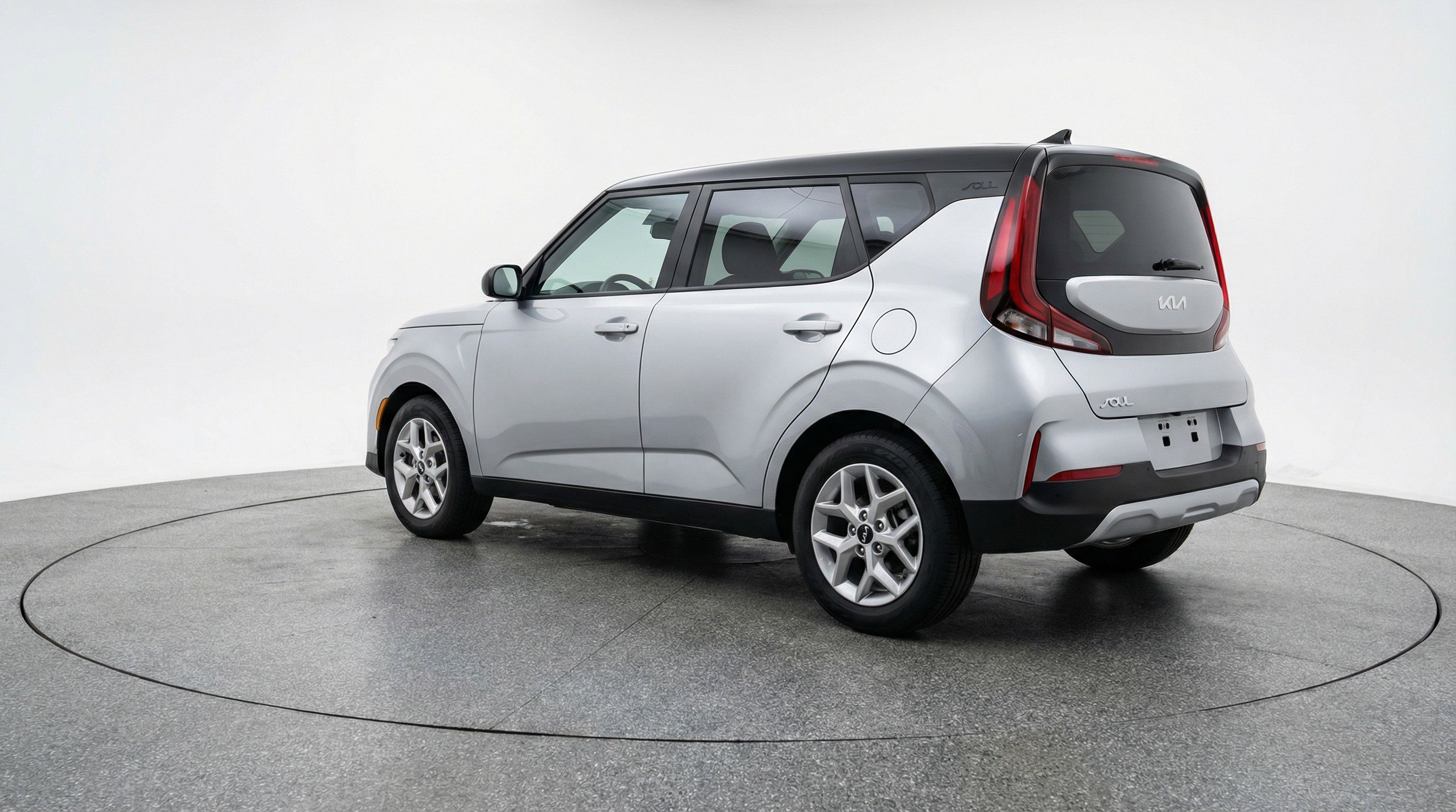 Used 2025 Kia Soul LX w/ LX Technology Package FWD image 6