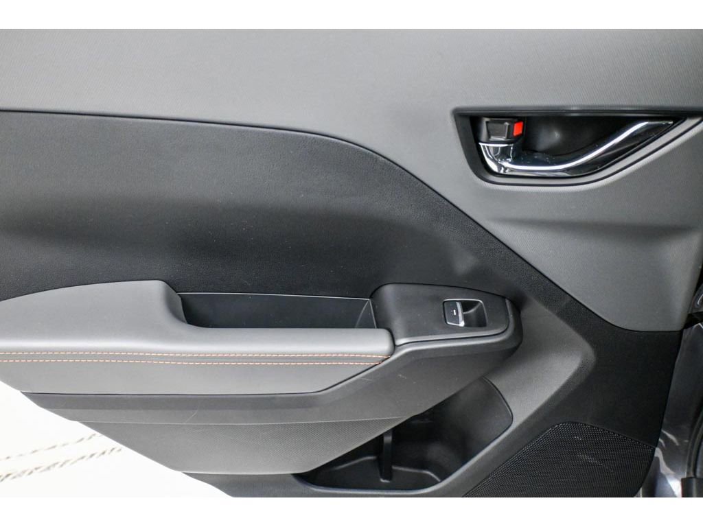 Used 2025 Subaru Crosstrek 2.5i Limited w/ Crosstrek Mirror Package image 11