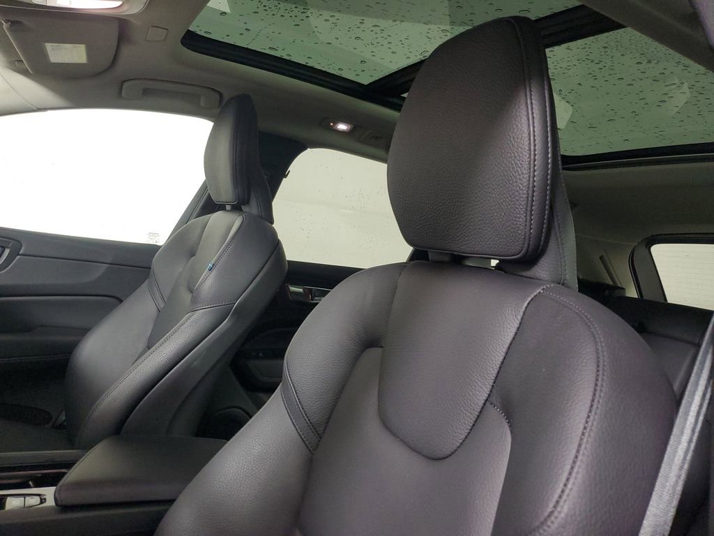 Certified 2024 Volvo XC60 B5 Plus w/ Protection Package Premier AWD/4WD image 23