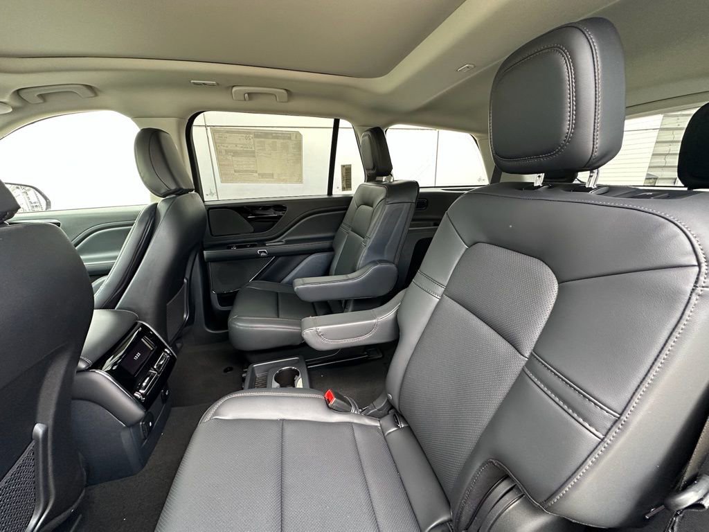 New 2026 Lincoln Aviator AWD image 19