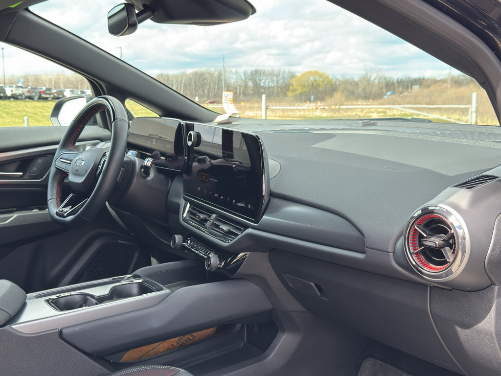 Used 2024 Chevrolet Equinox EV RS image 28