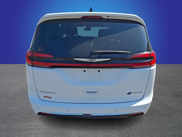 Used 2024 Chrysler Pacifica Limited image 6