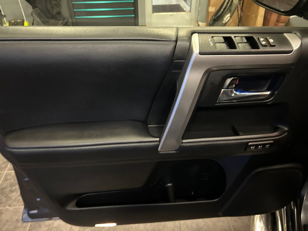 Used 2020 Toyota 4Runner Limited AWD/4WD image 20