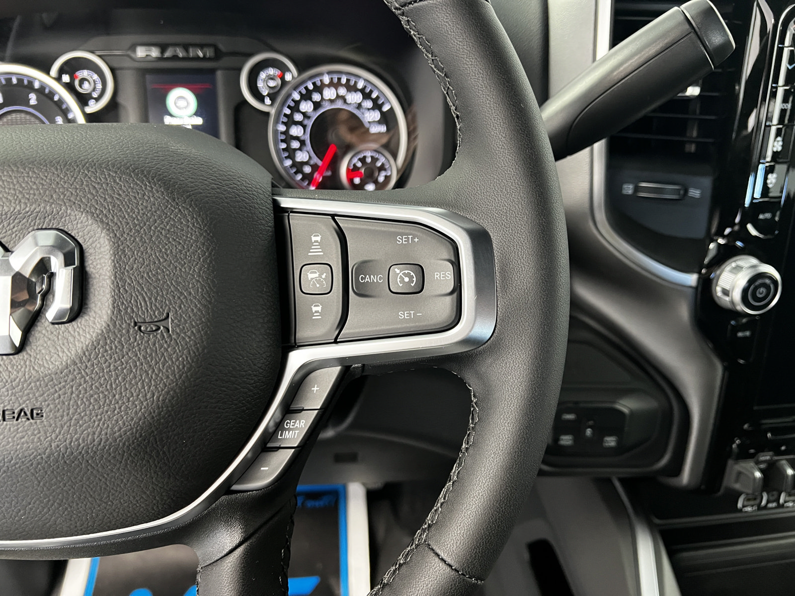 New 2027 RAM 3500 Big Horn AWD/4WD image 19