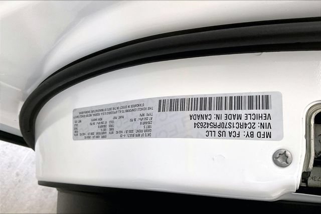 Used 2023 Chrysler Pacifica Limited w/ Uconnect Theater Family Group FWD image 33