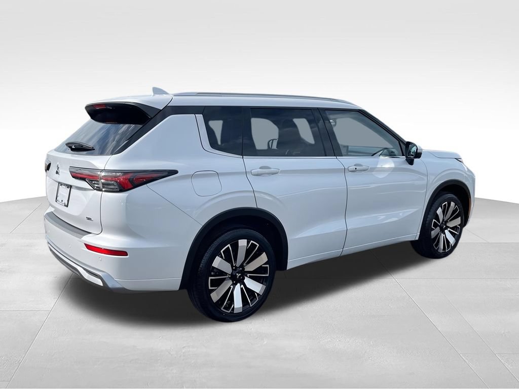 Used 2025 Mitsubishi Outlander SEL FWD image 8