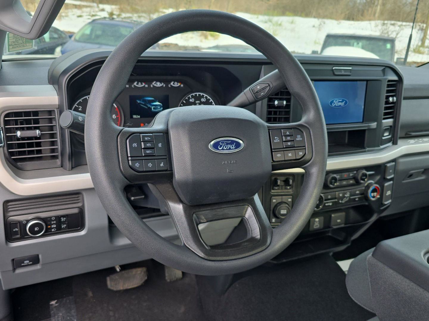 New 2025 Ford F250 XLT w/ 360-Degree Camera Package AWD/4WD image 17