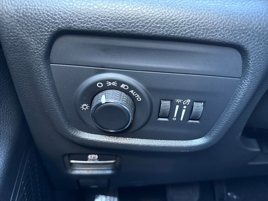 New 2025 Jeep Grand Cherokee L Laredo w/ Luxury Tech Group I image 32