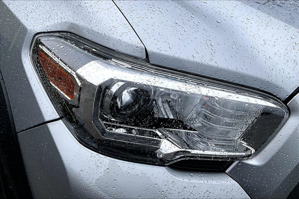 Used 2021 Toyota Tacoma TRD Off-Road w/ Technology Package image 28