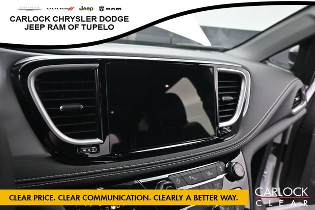 Used 2026 Chrysler Pacifica Limited FWD image 21