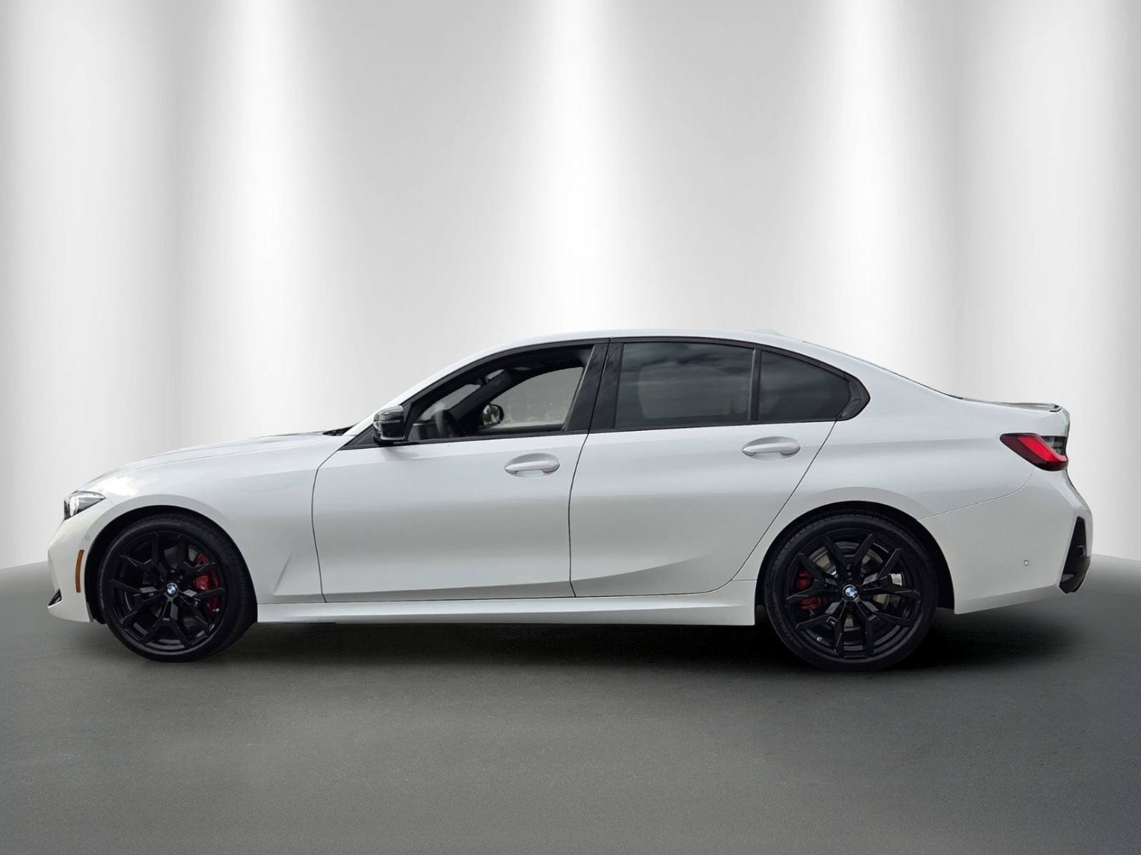 New 2026 BMW 330i Sedan w/ M Sport Package RWD image 4