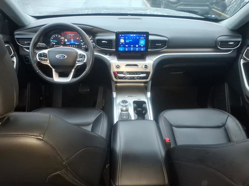 Used 2023 Ford Explorer XLT w/ Equipment Group 202A image 11