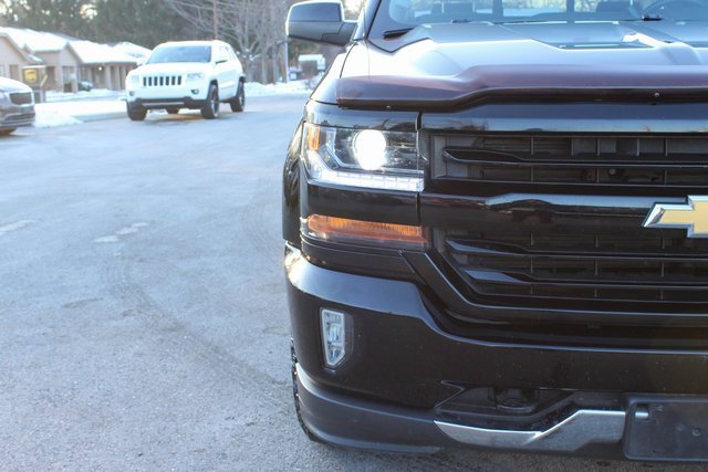 Used 2018 Chevrolet Silverado 1500 LT w/ All Star Edition image 39