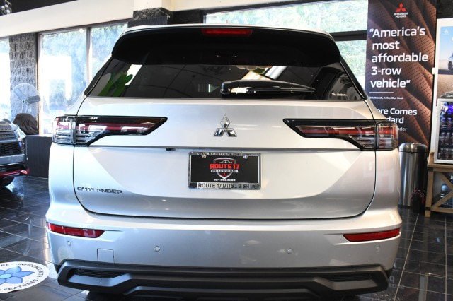 New 2026 Mitsubishi Outlander ES AWD/4WD image 12