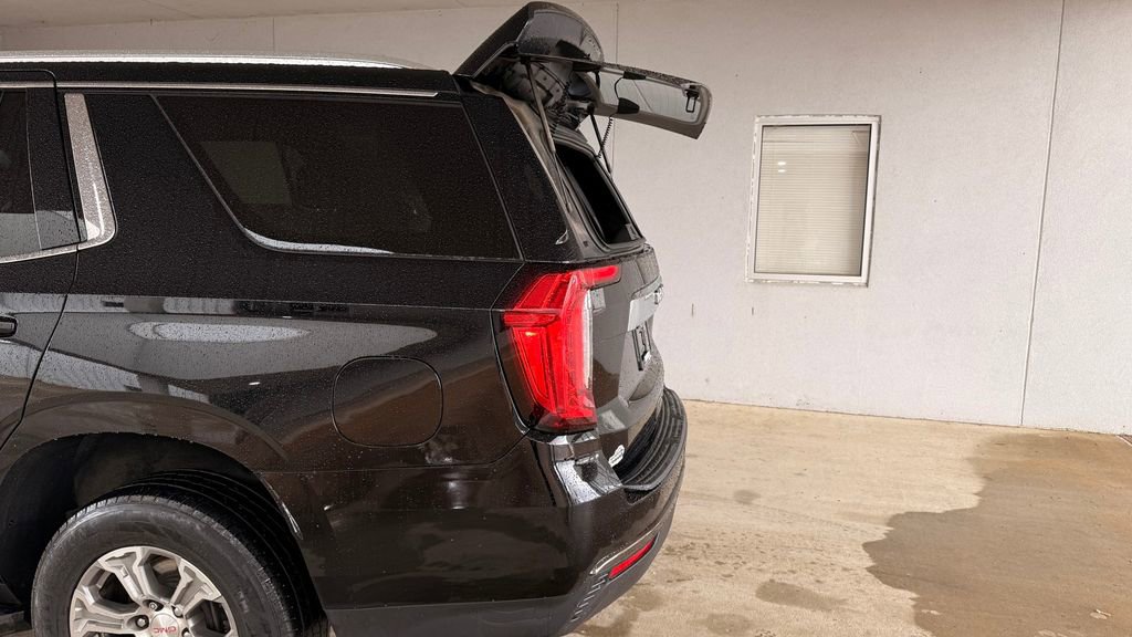 Used 2022 GMC Yukon SLE w/ Gmc Pro Safety Plus Package AWD/4WD image 13