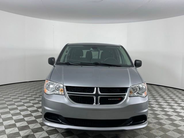 Used 2020 Dodge Grand Caravan SE w/ UConnect Hands-Free Group FWD image 2