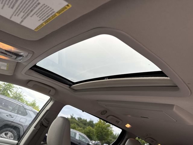 Used 2015 Toyota Sienna XLE Premium FWD image 16