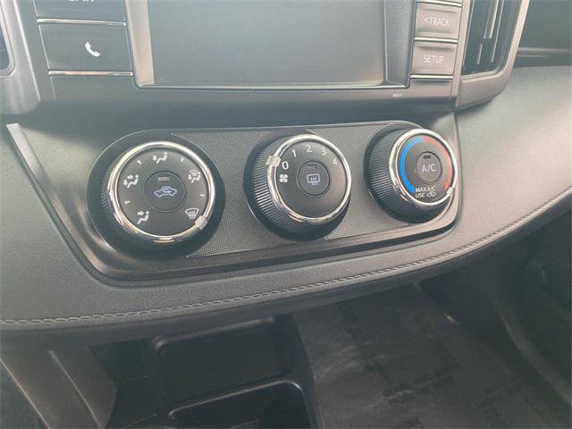 Certified 2018 Toyota RAV4 LE w/ Carpet Mat Package AWD/4WD image 20