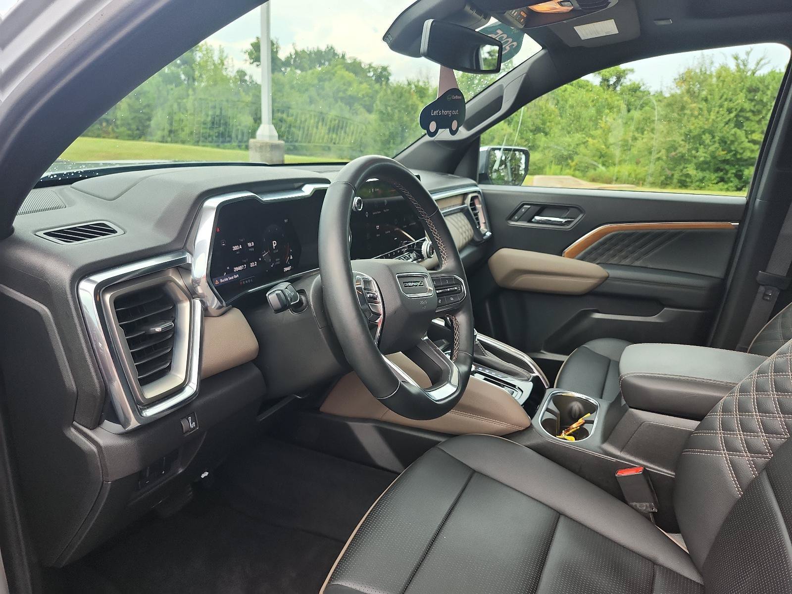 Certified 2025 GMC Canyon Denali AWD/4WD image 14