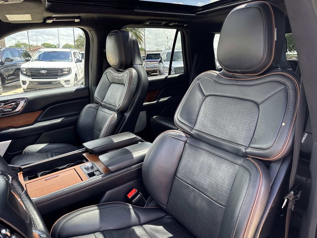 Certified 2023 Lincoln Navigator Black Label image 18