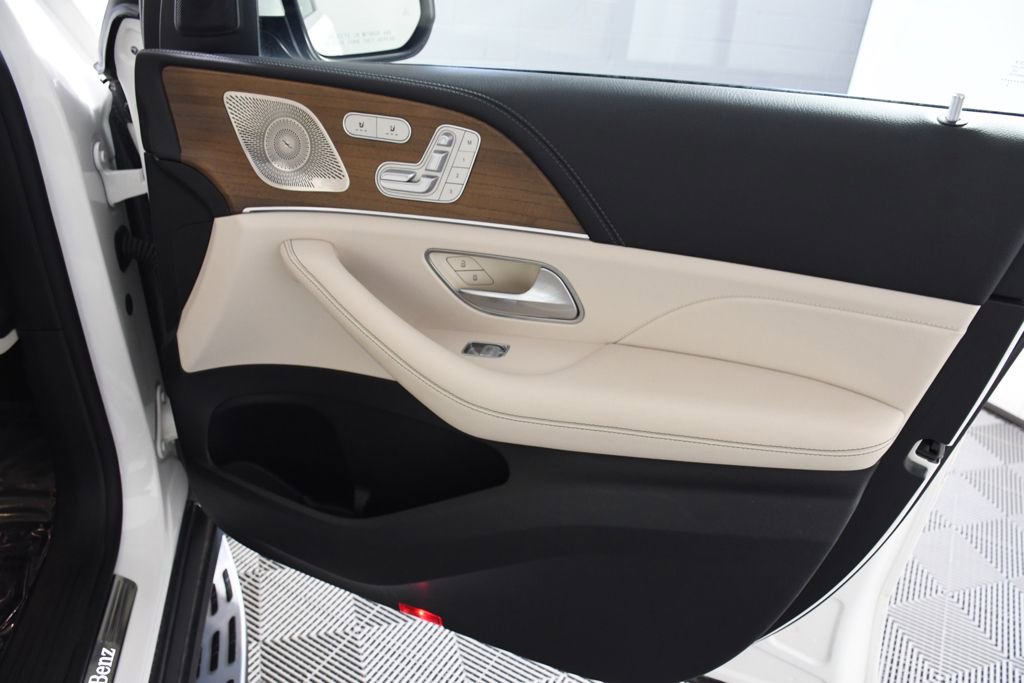 Used 2021 Mercedes-Benz GLS 580 4MATIC image 17