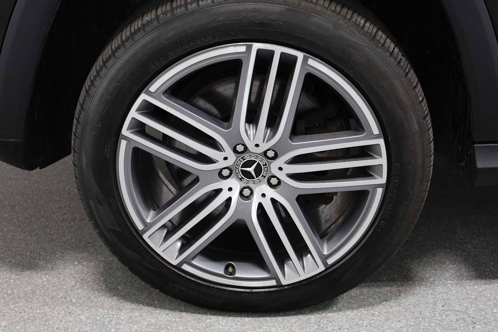 Used 2022 Mercedes-Benz GLS 450 4MATIC image 44