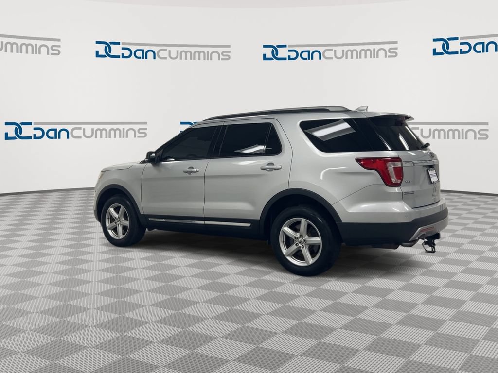 Used 2017 Ford Explorer XLT AWD/4WD image 6
