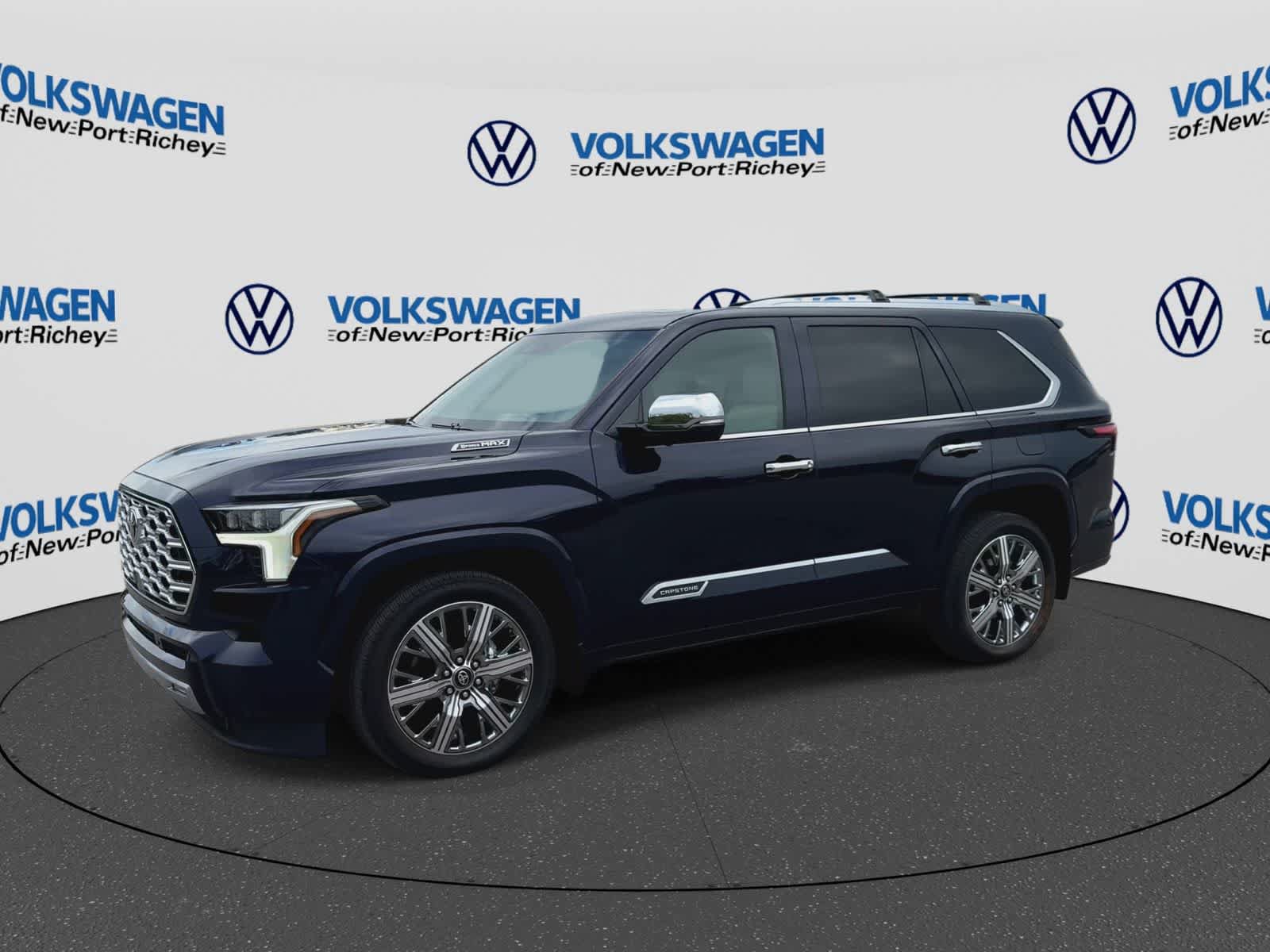 Used 2025 Toyota Sequoia Capstone AWD/4WD image 4