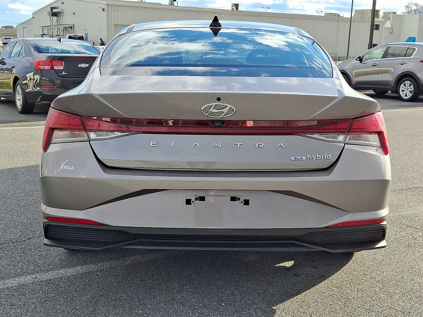 Used 2023 Hyundai Elantra Blue w/ Preferred Accessory Package image 5