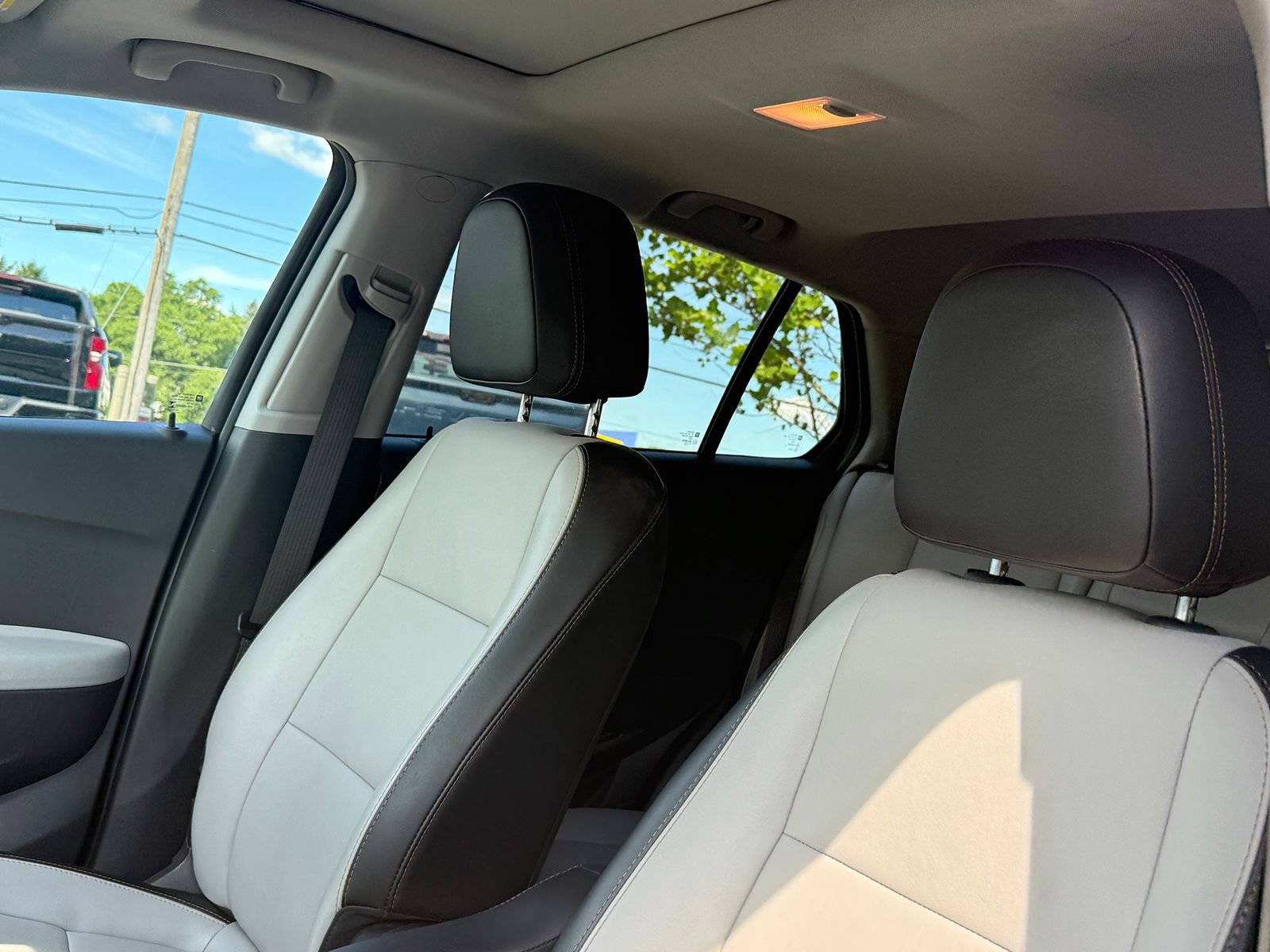Certified 2020 Chevrolet Trax Premier AWD/4WD image 16