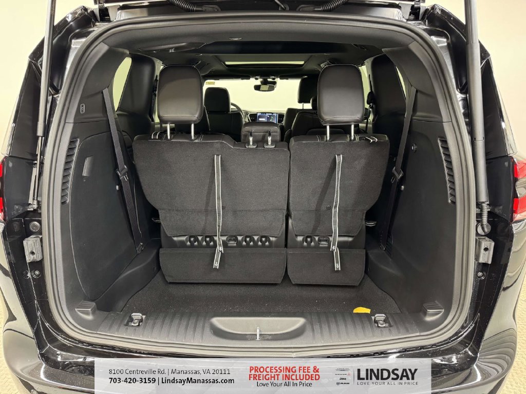 New 2026 Chrysler Pacifica Select w/ S Appearance Package FWD image 15