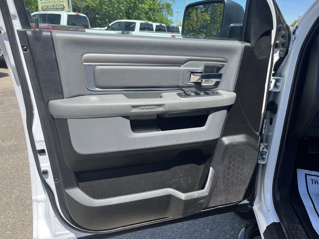 Used 2019 RAM 1500 Classic SLT AWD/4WD image 18