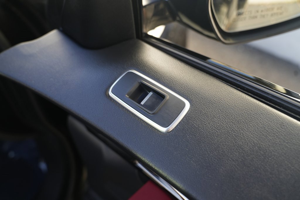 Used 2017 Jaguar F-PACE R-Sport image 37