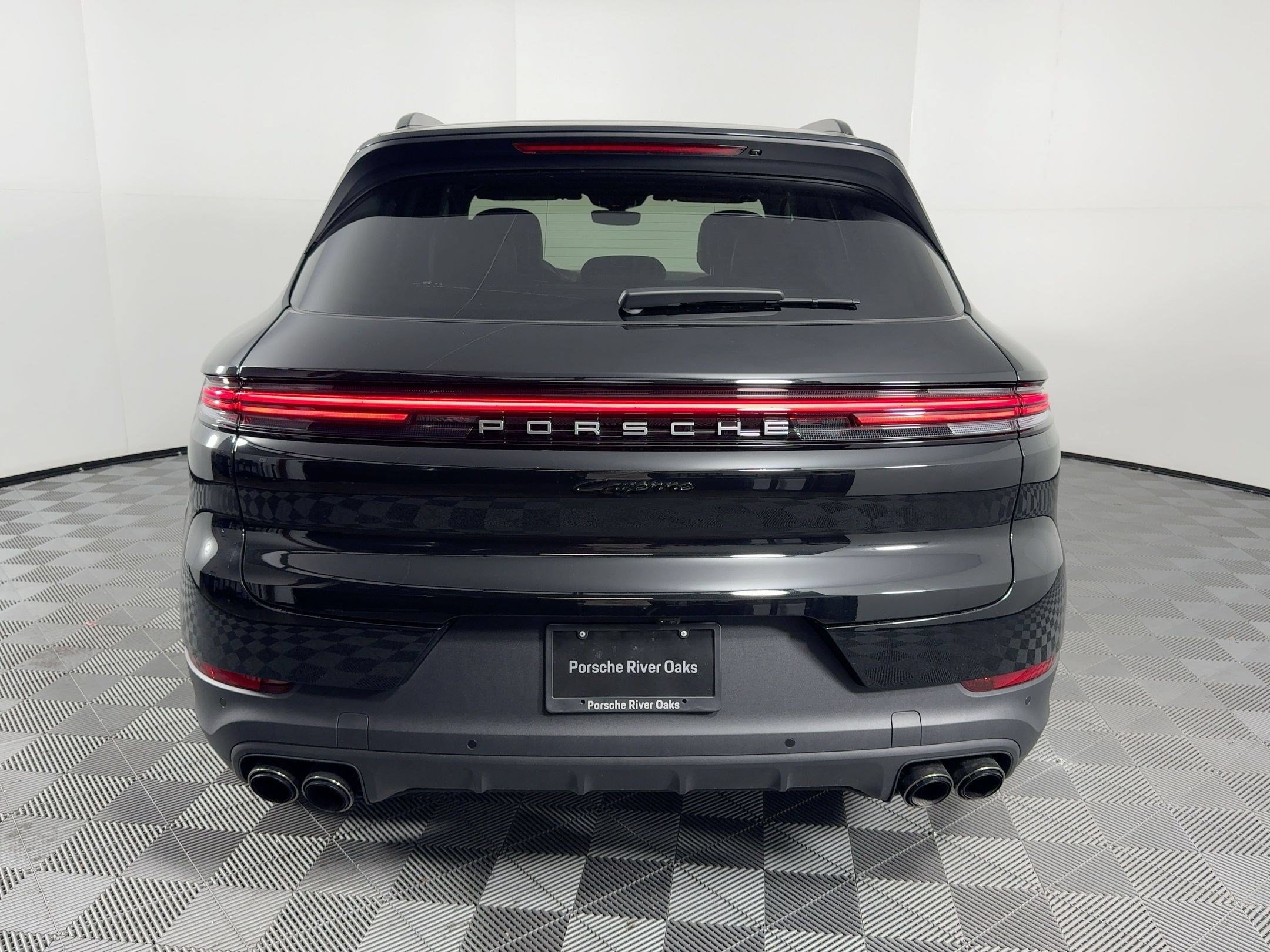 Certified 2025 Porsche Cayenne E-Hybrid AWD/4WD image 10