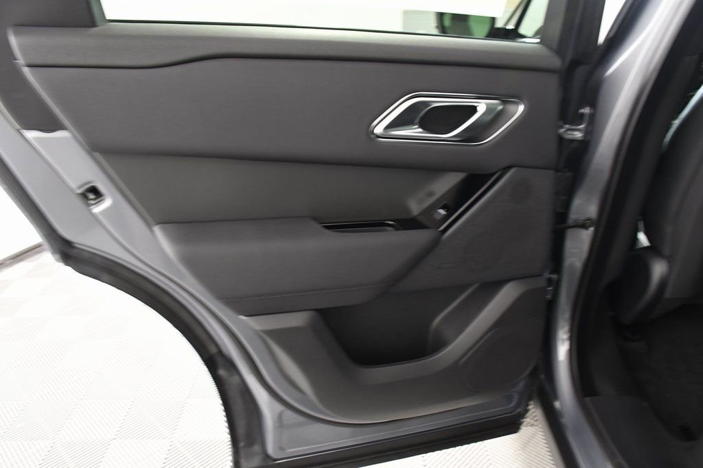 Certified 2025 Land Rover Range Rover Velar Dynamic SE image 26
