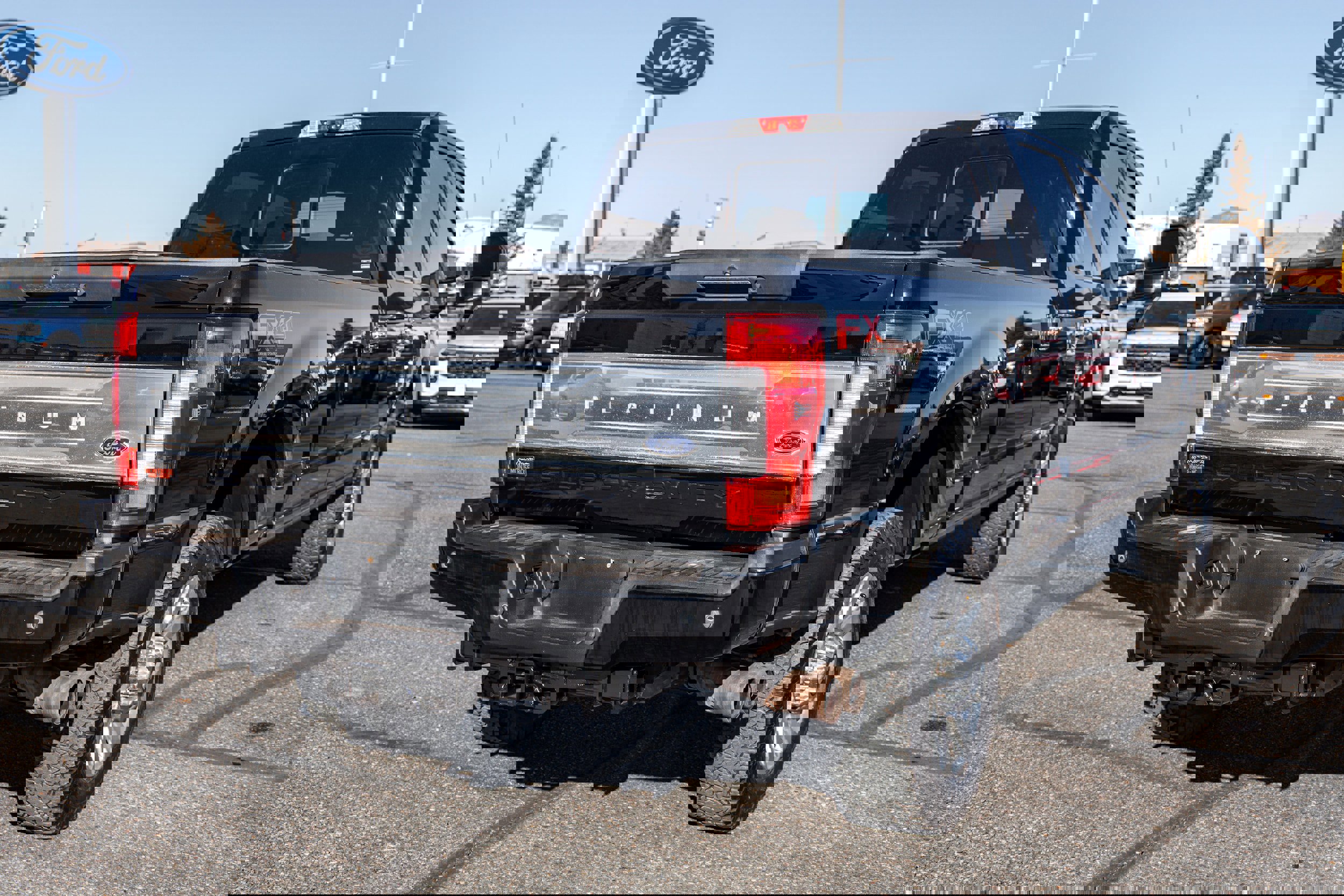 Certified 2017 Ford F350 Platinum w/ Platinum Ultimate Package image 4