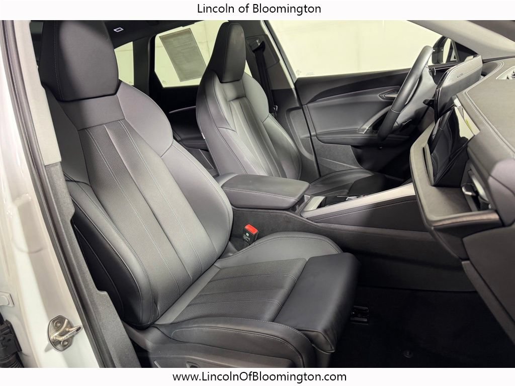 Used 2025 Audi Q5 Premium Plus w/ Premium Plus AWD/4WD image 12