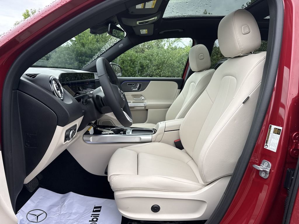 New 2025 Mercedes-Benz GLB 250 image 11