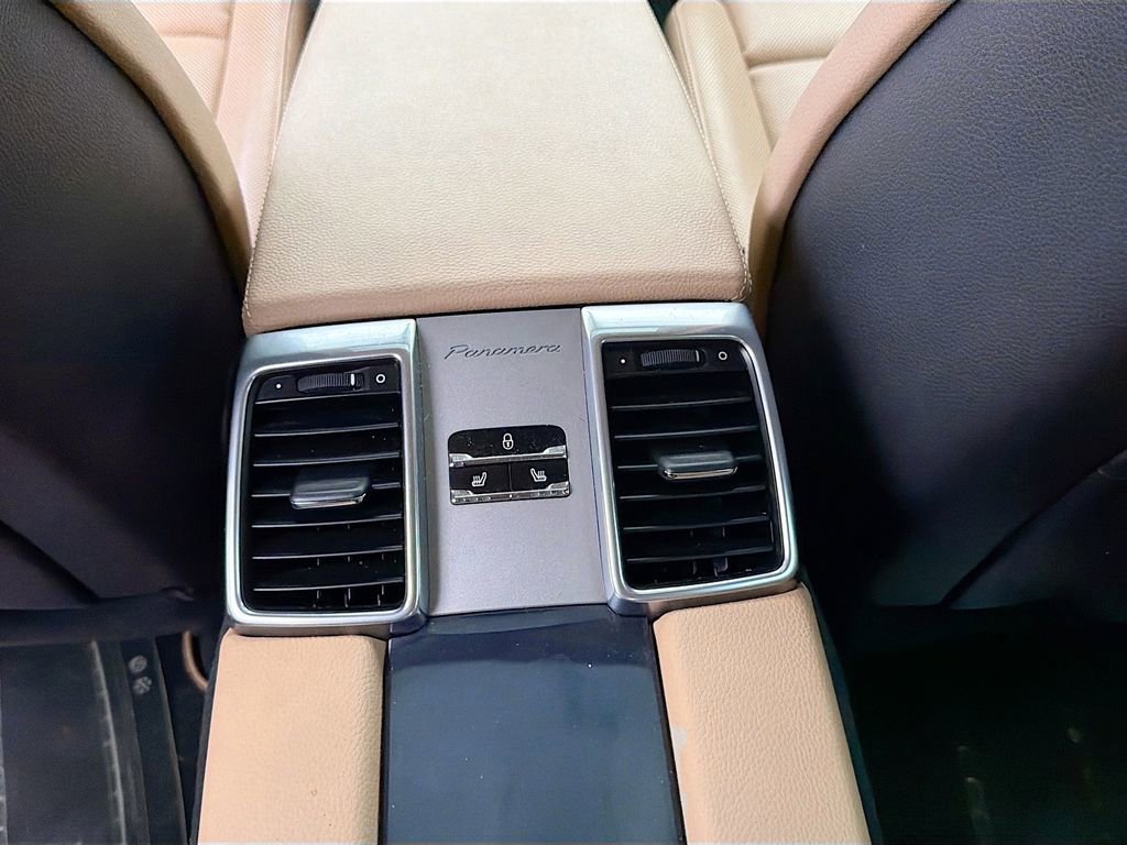 Used 2013 Porsche Panamera 4 Platinum Edition image 29