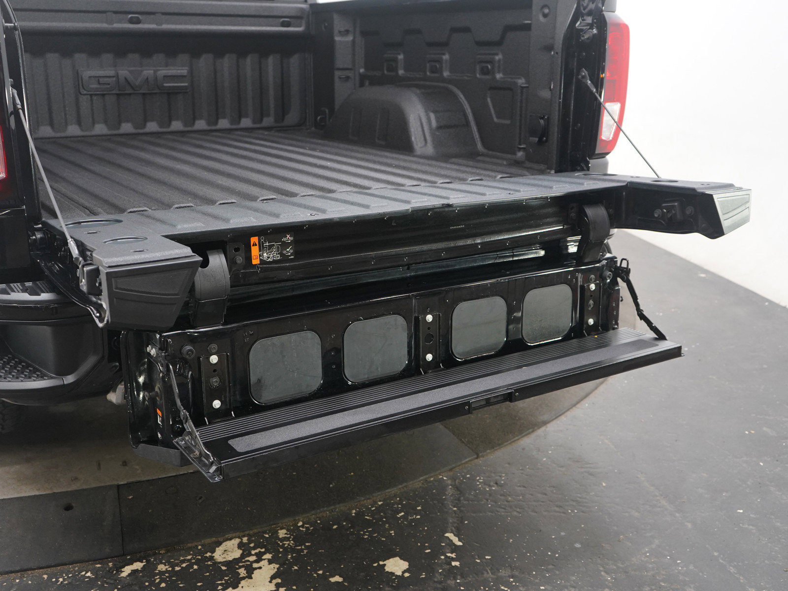 Used 2022 GMC Sierra 1500 Elevation w/ Elevation Premium Package image 17