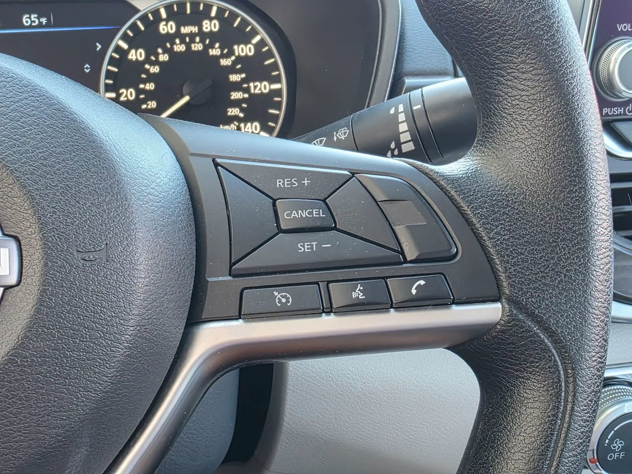 Used 2025 Nissan Altima 2.5 SV image 19
