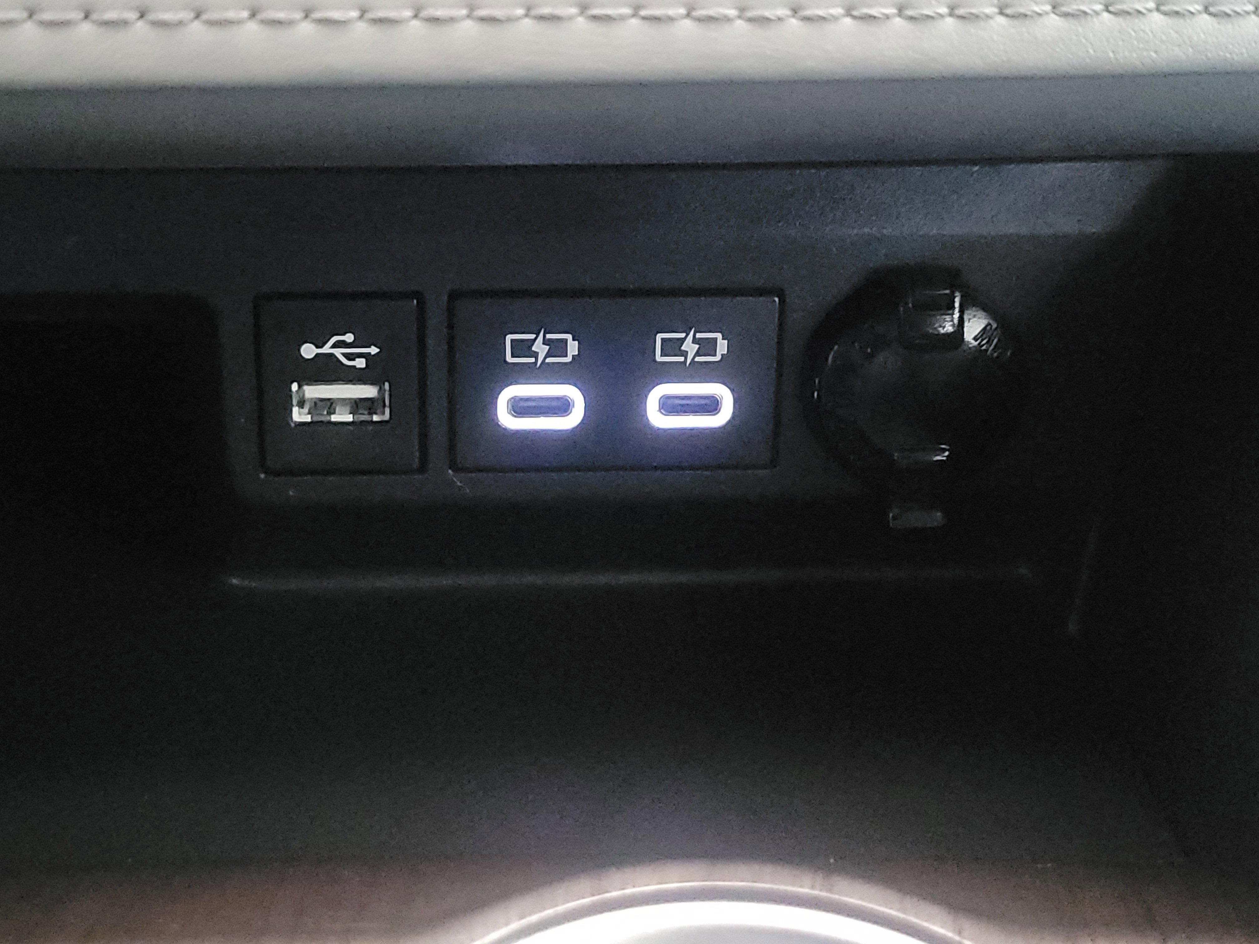 Used 2023 Toyota Highlander Limited image 22