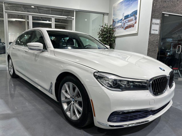 Used 2017 BMW 740i xDrive AWD/4WD image 15
