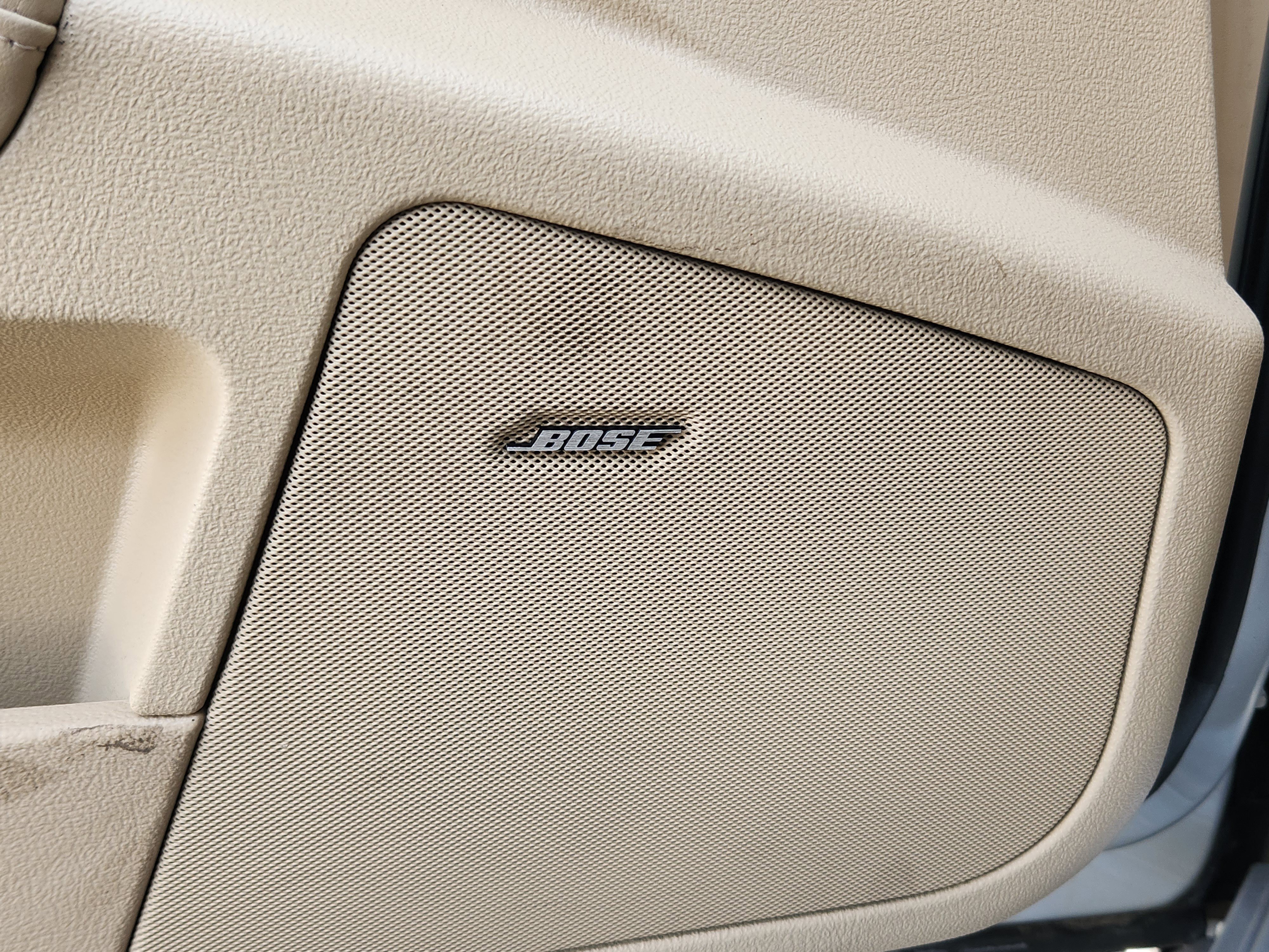 Used 2010 Cadillac STS AWD image 12