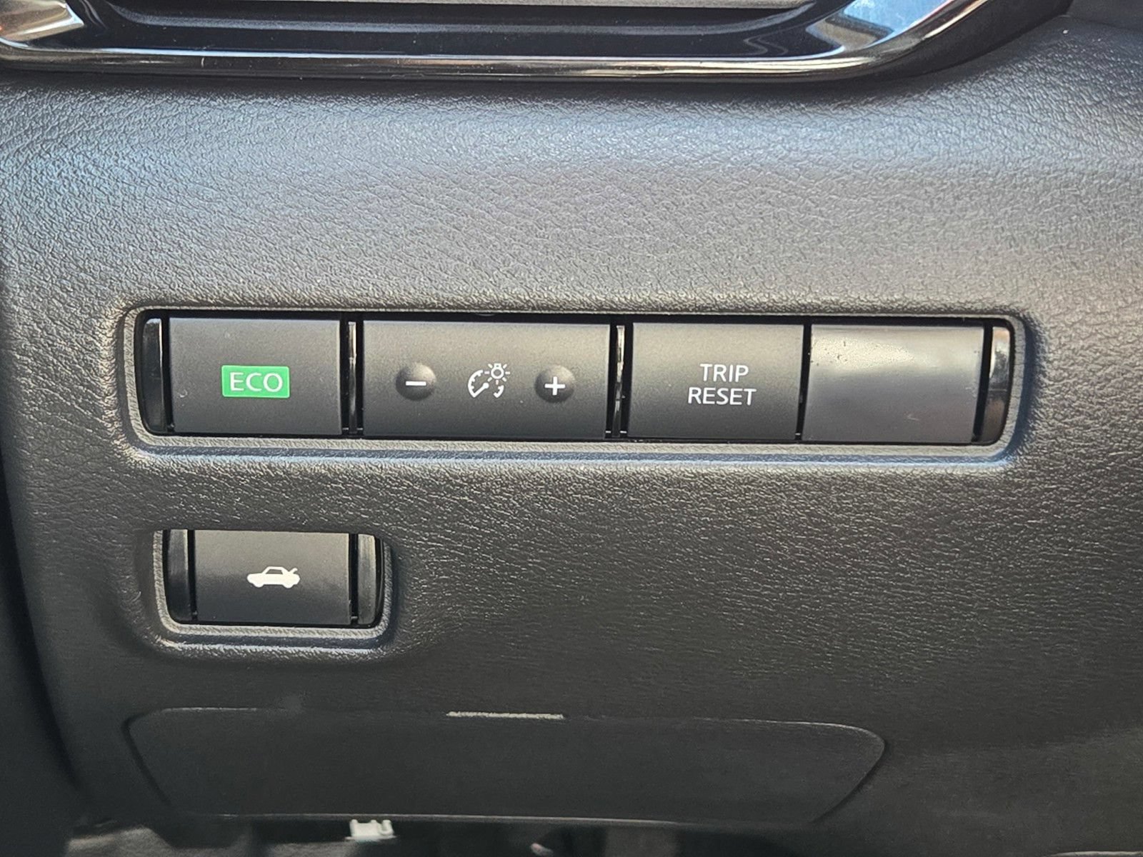 Used 2025 Nissan Sentra SV w/ All-Weather Package FWD image 30