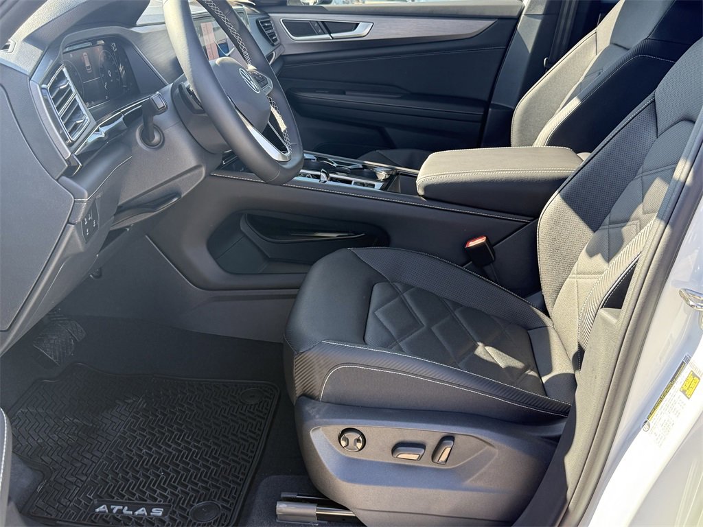 New 2026 Volkswagen Atlas Cross Sport SE image 12