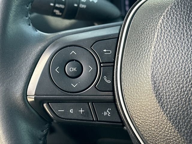 Used 2025 Toyota Corolla Cross XLE w/ Convenience Package image 19