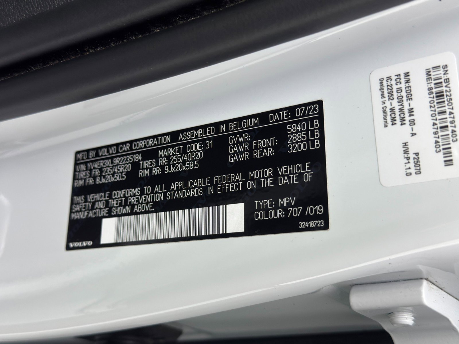 Used 2024 Volvo XC40 Recharge Plus w/ Protection Package Premier image 45